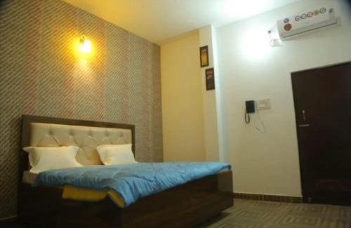 Rakabganj Hotel | EZ Stayz By Vilaasitaa Agra