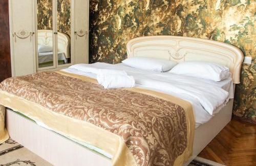 Codru Hotel | Discover Ezio: Family-Friendly Hotel with Pool and Breakfast