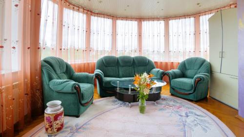 Codru Hotel | Discover Ezio: Family-Friendly Hotel with Pool and Breakfast