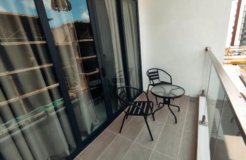 Kuching Apartment | Family-Friendly EzyGo Homestay Kuching with Pool Access