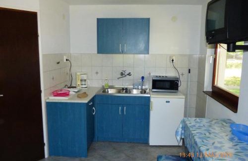 Szantod Apartment | Cozy Fábián Apartman-ház: Family-Friendly & Breakfast Included