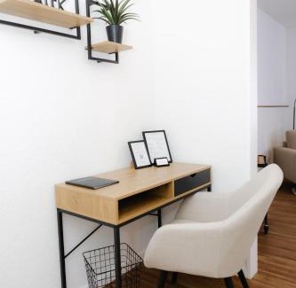 Kollmar Hotel | Comfortable Stay at Fährhaus Kollmar with Pet-Friendly Amenities