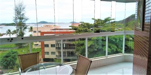 Praia do Morro Apartment | Unforgettable Getaway: Beachfront Bliss in Guarapari