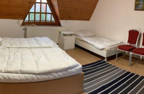 Tiszafured Apartment | Family-Friendly Fészek Apartmanok - 4-Star Comfort Awaits