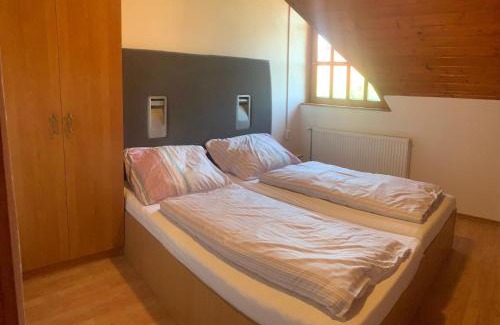Tiszafured Apartment | Family-Friendly Fészek Apartmanok - 4-Star Comfort Awaits
