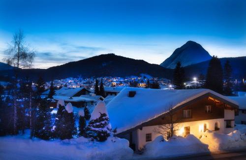 Seefeld in Tirol Apartment | Pet-Friendly Försterhäusl: 4-Star Hotel with High Guest Ratings