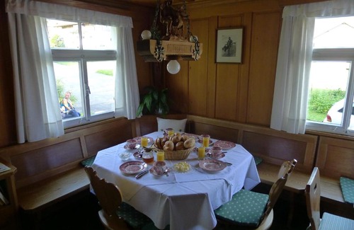 Mellau Apartment | Top-Rated Försterhaus Mellau with Hot Tub & Family Amenities