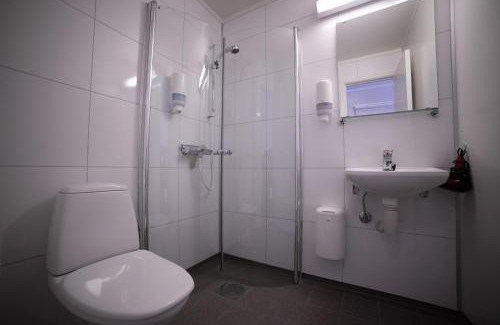 Forde House | Comfortable Stay at Førde Gjestehus og Camping