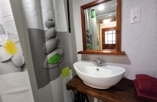 Fule Apartment | Fülei Vendégház: Pet-Friendly Retreat with Breakfast Included