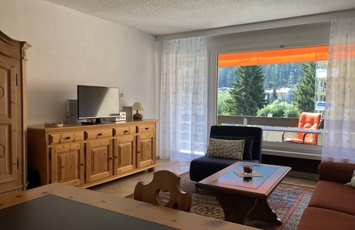 Meierhof Apartment | Spacious Family Retreat for 5 in Davos Platz