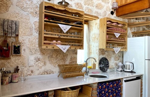 Sarıbelen Villa | Cozy Fıstık Cabin with Private Pool & Child-Friendly Features