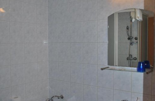 Bukfurdo Hotel | Discover Oceanfront Comfort at Főnix Hotel - 7.7/10 Rating