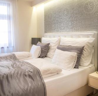 Gyor Apartment | Experience Elegance at Főtér Rezidencia with Ocean Views