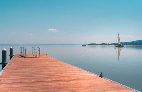 Balatonfuzfo Apartment | Beachside Bliss at Fűzliget Surf Front - Pet Friendly Retreat
