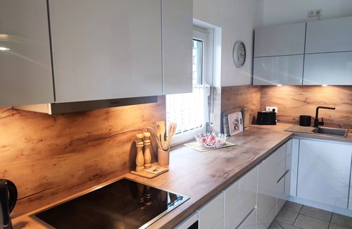 Lietzow Apartment | Rhododendronblüte: Family-Friendly Ocean View Getaway