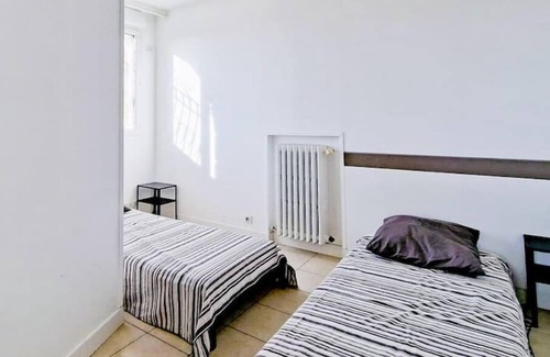 Trappes Apartment | Family-Friendly Retreat with 4 Cozy Beds for Your Stay