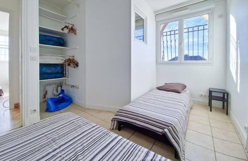 Trappes Apartment | Family-Friendly Retreat with 4 Cozy Beds for Your Stay