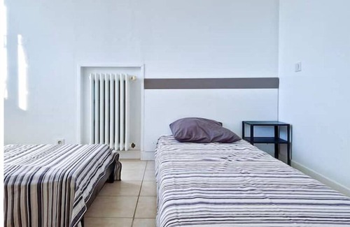Trappes Apartment | Family-Friendly Hotel with 4 Beds for Your Perfect Getaway