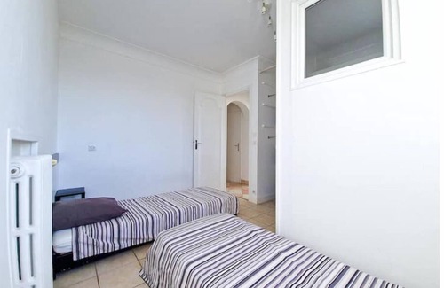 Trappes Apartment | Family-Friendly Hotel with 4 Beds for Your Perfect Getaway