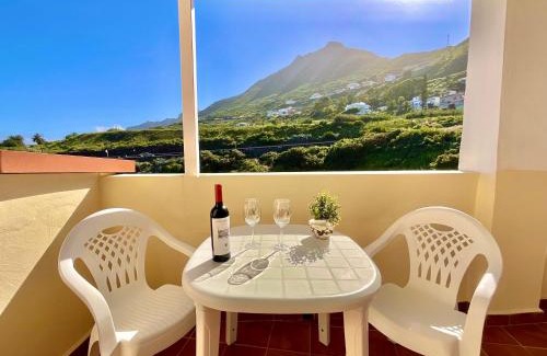 Tejina Apartment | Tranquil Stay at F&M with Terrace and Family-Friendly Amenities