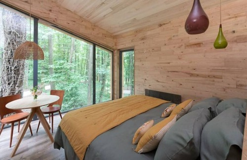 Cour-Maugis sur Huisne House | Relaxing F Nuits Perchées: Cabane & Spa in Perche's Heart