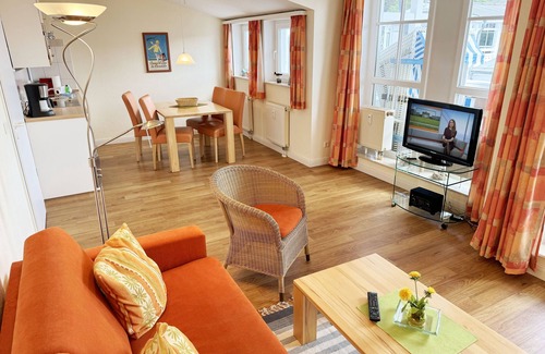 Sellin Apartment | Guest Rated: Top Oceanfront Retreat at Seepark Sellin