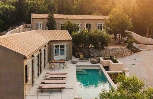 Tselendata Villa | Experience F Topia Villas: Oceanfront, Pet-Friendly Retreat