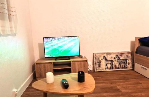 Argenteuil Apartment | Comfortable F1 with Elevator, Parking & Easy Transport Access