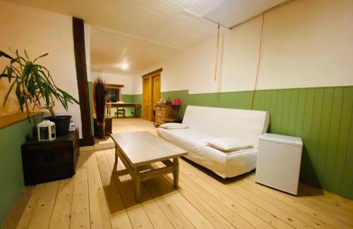 Moulin du Ruy House | Cozy F1 Room 2 - Cour-toise: Your Ideal Getaway