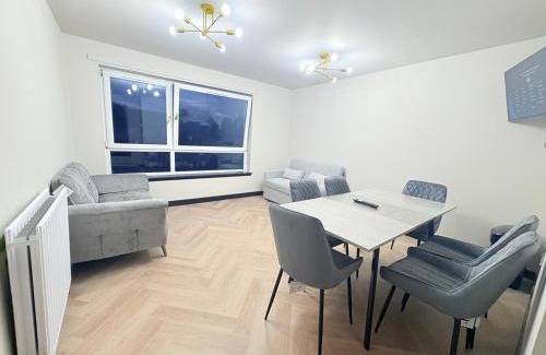 North Glasgow Apartment | F2 2BR Free Parking Walk Dis City