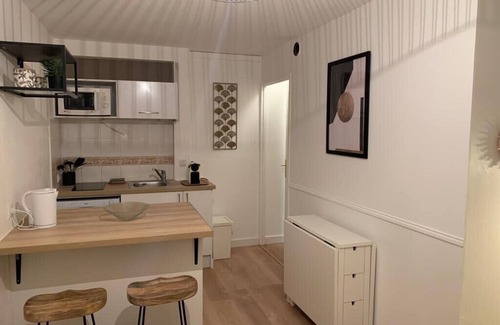 Le Lavandou Apartment | Discover T2 Domaine de la Pinède: Family-Friendly Retreat