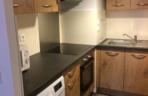 Neudorf Est Apartment | Explore F2 côté UGC: Child-Friendly Central Stay