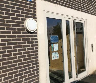 Neudorf Est Apartment | Explore F2 côté UGC: Child-Friendly Central Stay