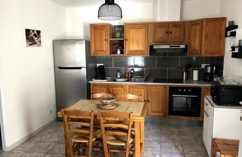 Pia Apartment | Serene F2 Cabin Near Ocean and Spa - Guest Rated 9.6/10