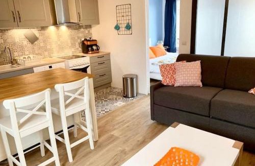 Avon Apartment | Cozy F2 at Château Grand Parquet with Forest Views
