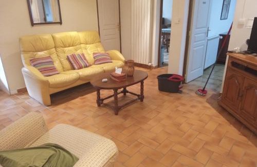 Arles-sur-Tech Apartment | Mountain View F2 Apartment: Pet & Child Friendly Retreat