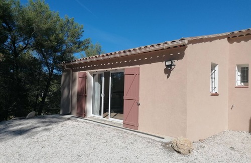 Draguignan House | Escape to F2: Tranquil Retreat with Pool and Ocean Views