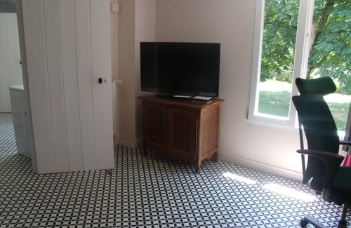 Badonviller House | Comfortable F2 Accommodation with Essential Kitchen Amenities