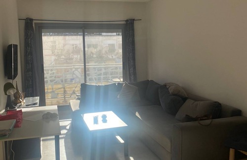 Gauthier Apartment | Modern F2 Meubler Quartier Gauthier with Hot Tub & Balcony
