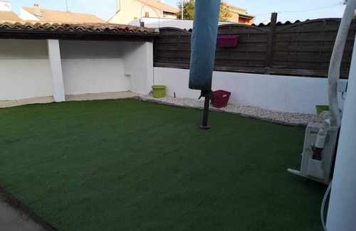 Villeneuve-les-Maguelone Apartment | Relaxing F2 Retreat Steps from a Tranquil Beach