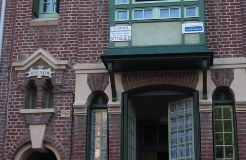 Mers-les-Bains Apartment | Oceanfront F2 in Mers les Bains with 9.8/10 Guest Rating
