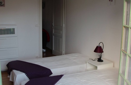Mers-les-Bains Apartment | Cozy F2 with Sea View, Steps from the Beach in Mers les Bains