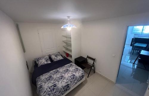 Bry-sur-Marne Apartment | Cozy F2 Apartment Near Paris & EuroDisney with Great Amenities