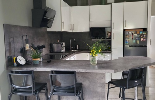 Anglet Apartment | F3 Apartment: Exotic Garden & Steps to the Beach