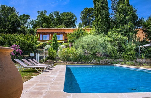 Figanieres Apartment | Family-Friendly F3 Apartment with Pool and Ocean Views