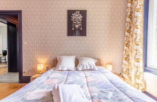 La Gare Apartment | Top-Rated F3 Av République with Garage & Breakfast Included