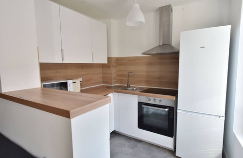Linas Apartment | Welcoming F3: Renovated Retreat with Family-Friendly Amenities