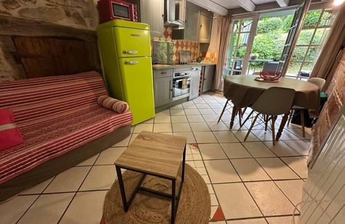 Behobie Cottage | Experience the F3 ds Seventeenth Century Basque Farmhouse