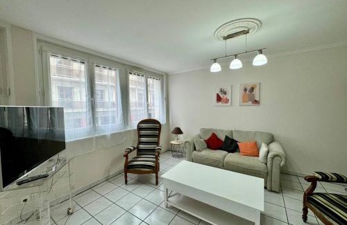 Blatin Apartment | Cozy F3 in Central Clermont FD with Convenient Parking