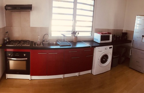 Centre-Ville Apartment | Oceanfront Retreat at F3 Saint Pierre - Rated 9.2/10